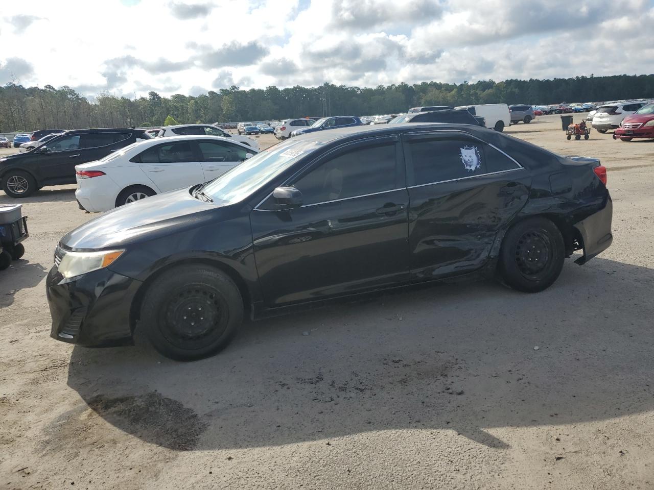 TOYOTA CAMRY BASE