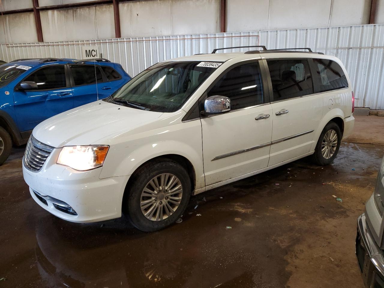 CHRYSLER TOWN & COUNTRY LIMITED