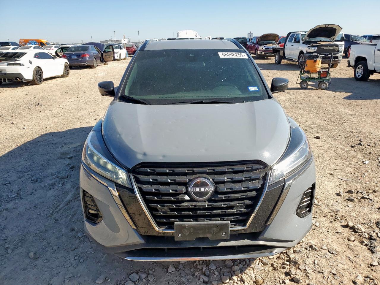 NISSAN KICKS SR