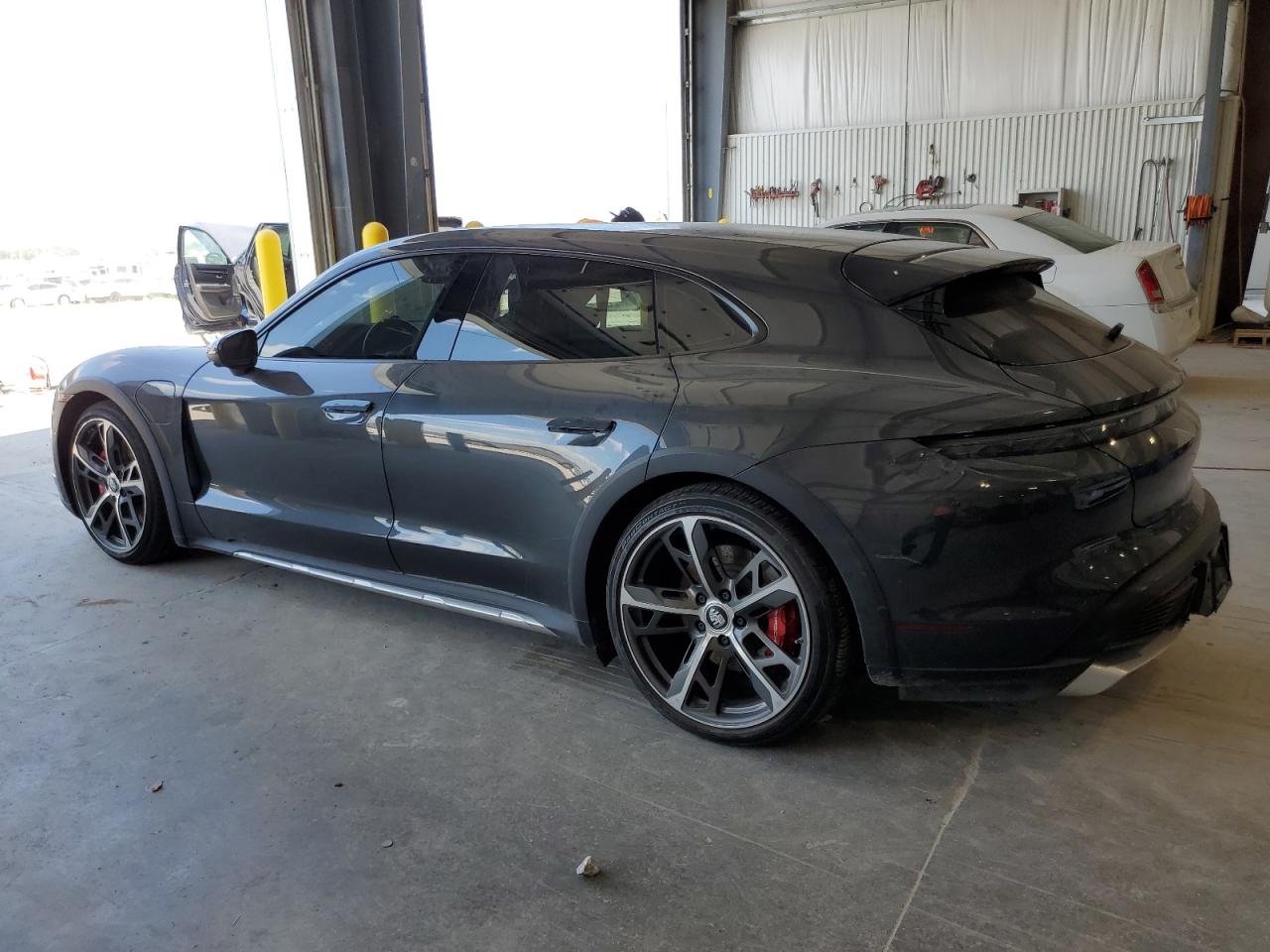 PORSCHE TAYCAN CROSS TURISMO