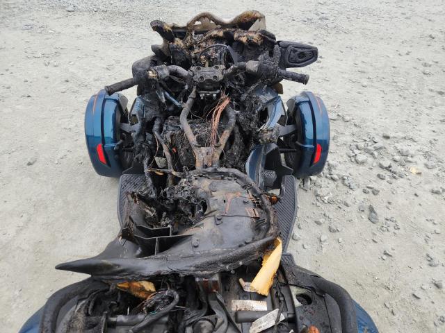 2021 CAN-AM SPYDER ROA 2BXNBDD21MV001681