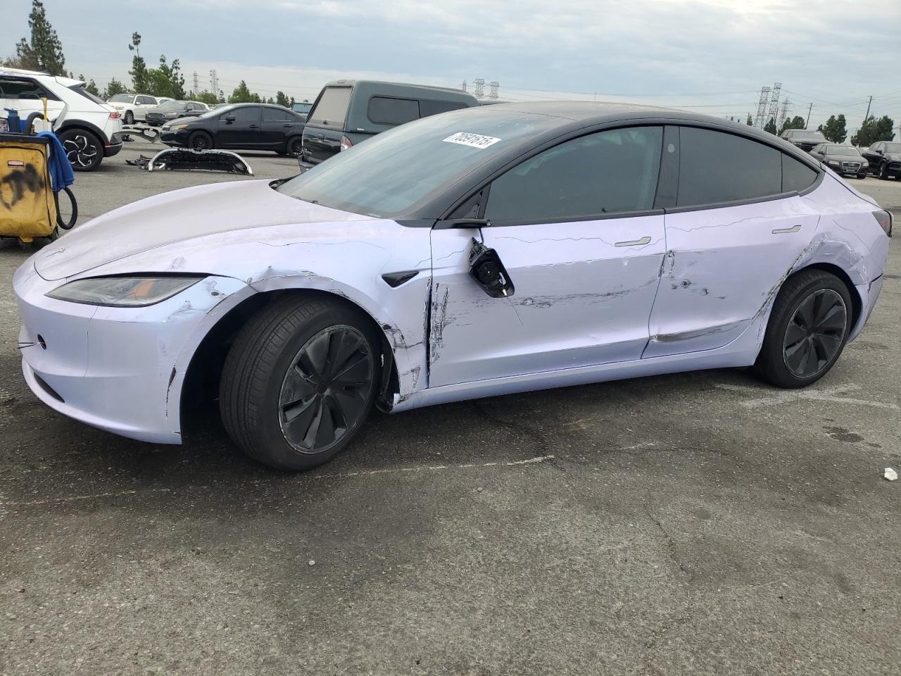 TESLA MODEL 3