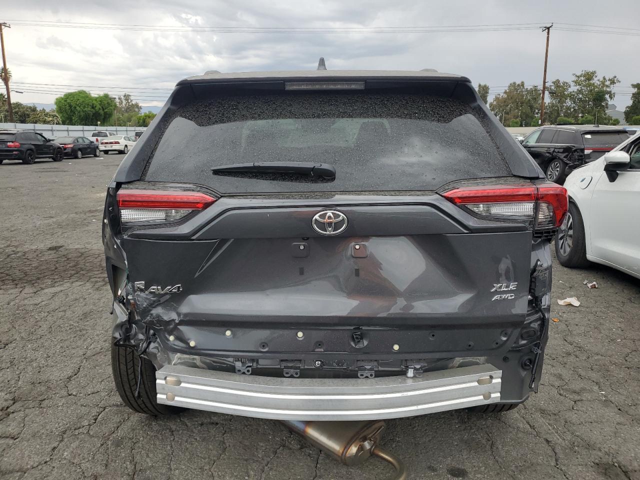 TOYOTA RAV4 XLE PREMIUM