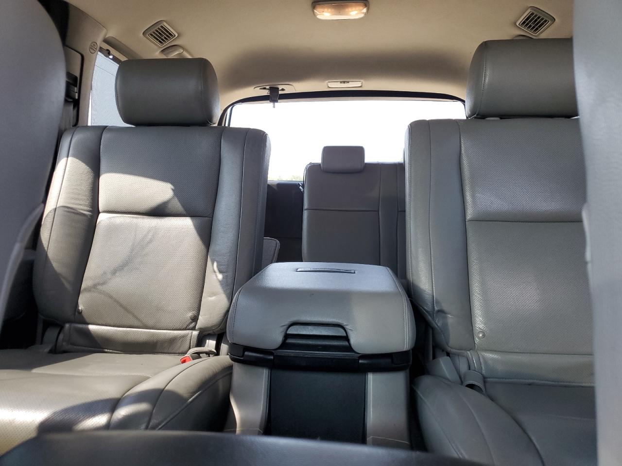 TOYOTA SEQUOIA PLATINUM