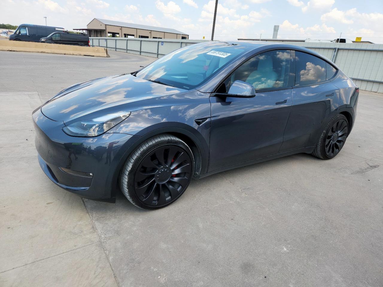 TESLA MODEL Y