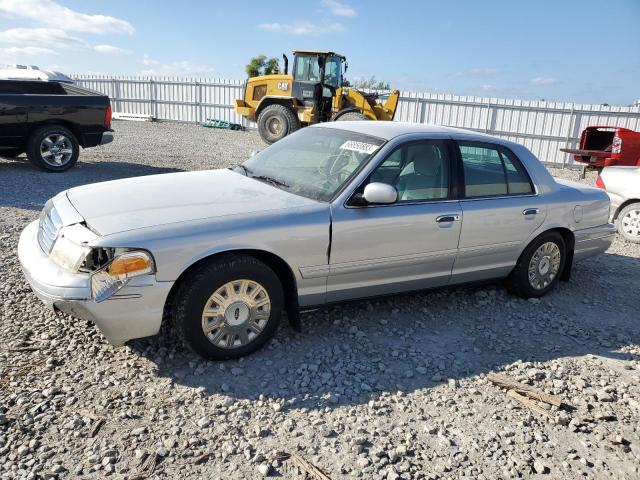 2003 Ford Crown Victoria 