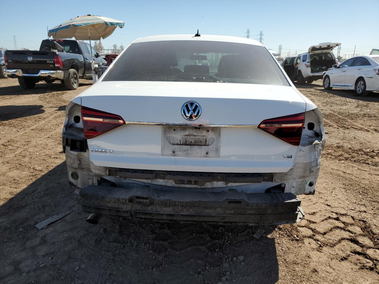 1VWAT7A37HC051192 VOLKSWAGEN PASSAT 2017