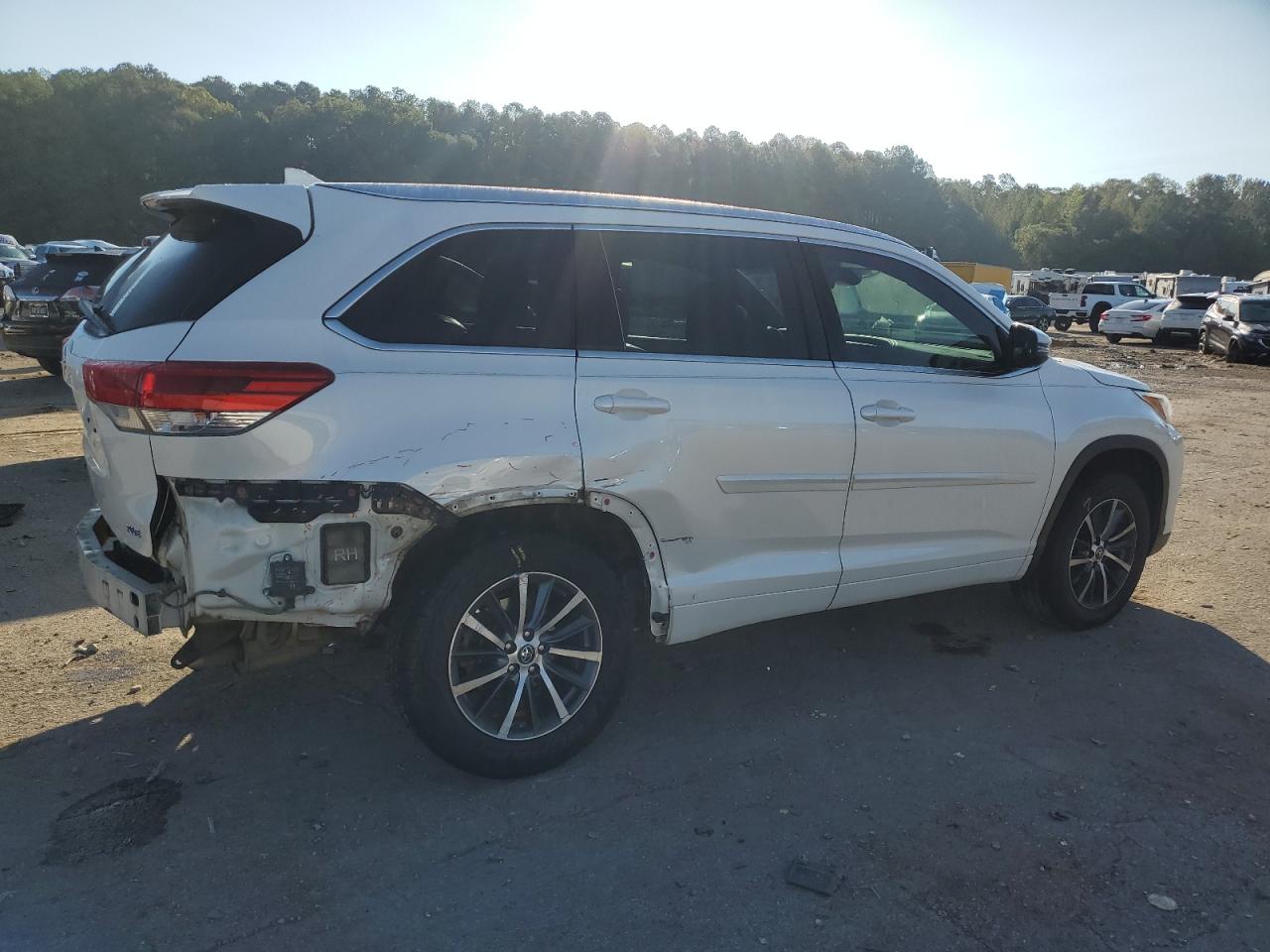 5TDKZRFH6HS515674 TOYOTA HIGHLANDER 2017