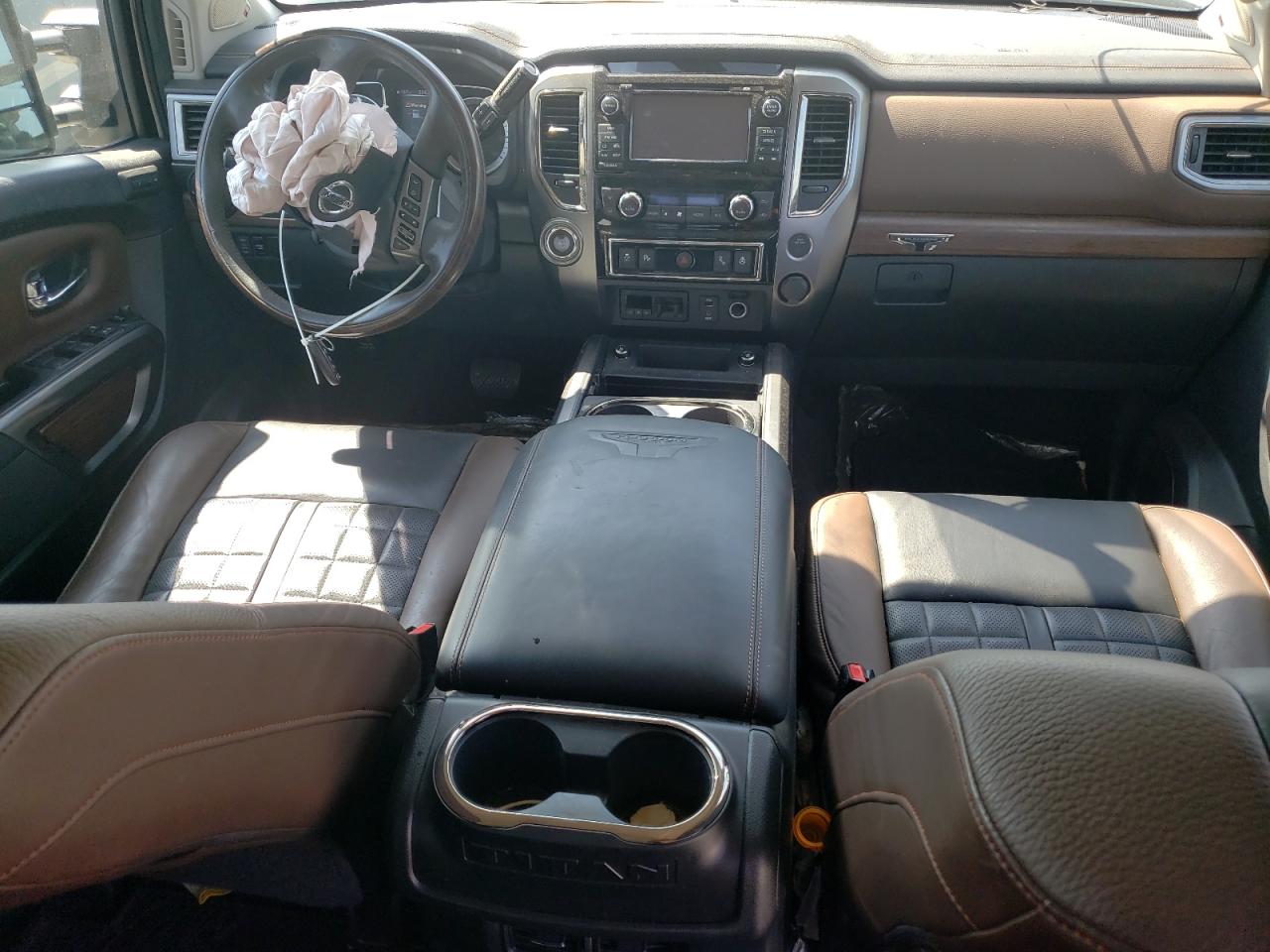 1N6AA1E60HN535653 NISSAN TITAN 2017