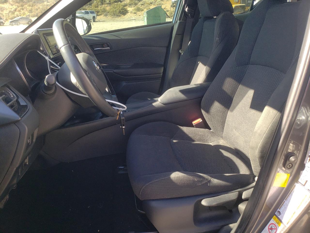NMTKHMBX8JR042397 TOYOTA C-HR 2018