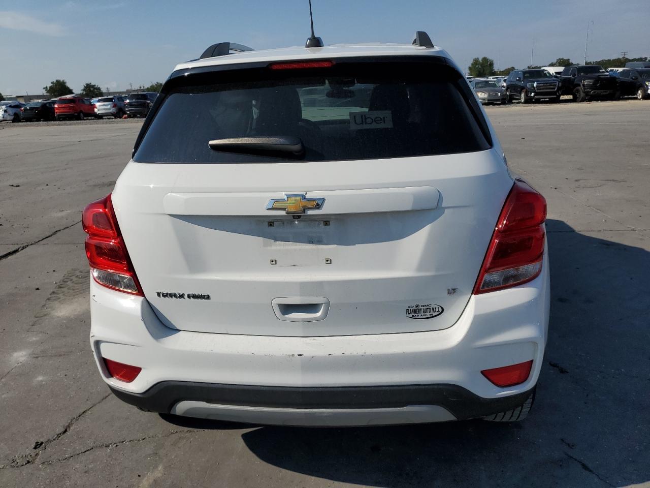 KL7CJPSB5JB570239 CHEVROLET TRAX 2018