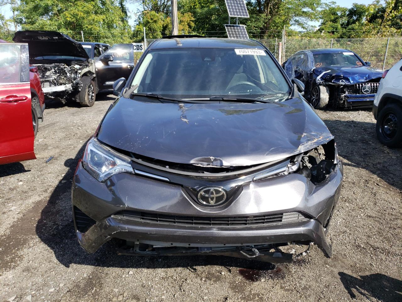 VIN: JTMBFREV5JJ726206 2018 TOYOTA RAV4