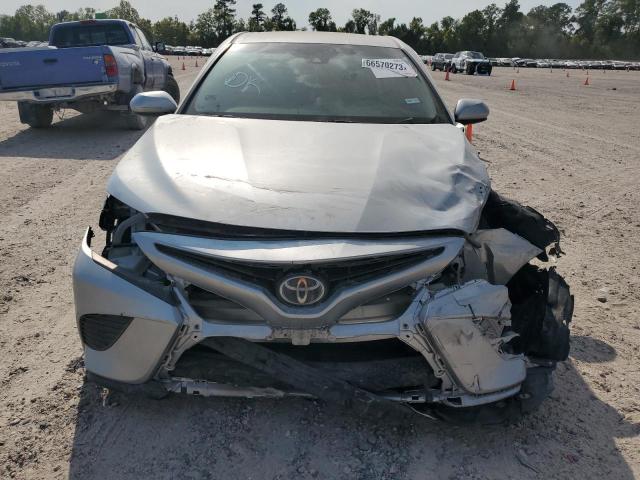 VIN 4T1B11HK0JU054535 2018 Toyota Camry, L no.5