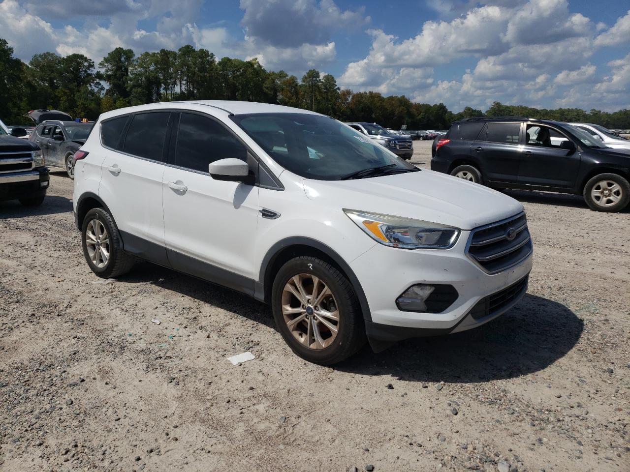 1FMCU0GD5HUE39866 FORD ESCAPE 2017