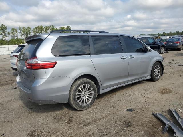 5TDYZ3DC9JS903695 Toyota SIENNA XLE