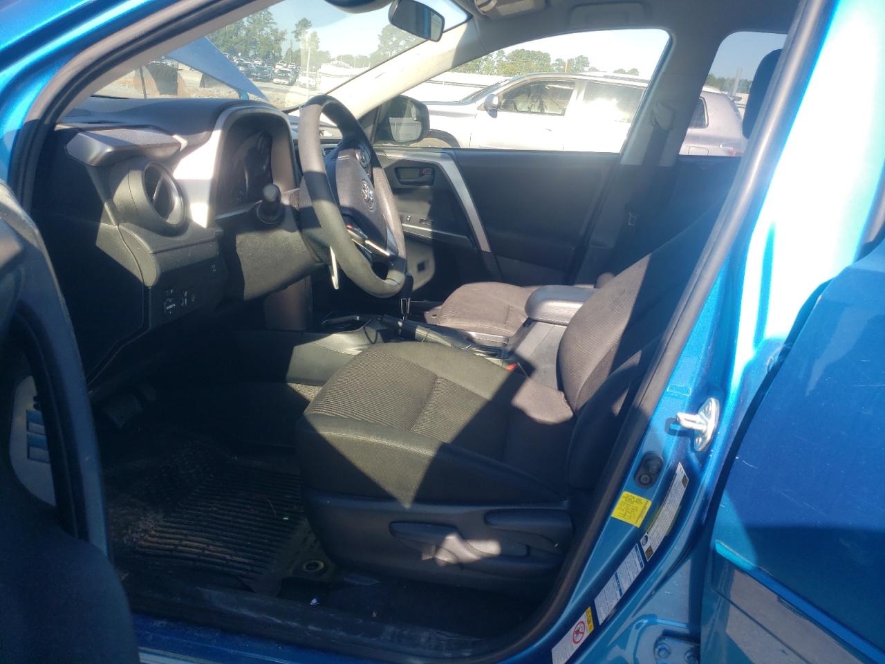 JTMBFREV6JJ182976 TOYOTA RAV4 2018