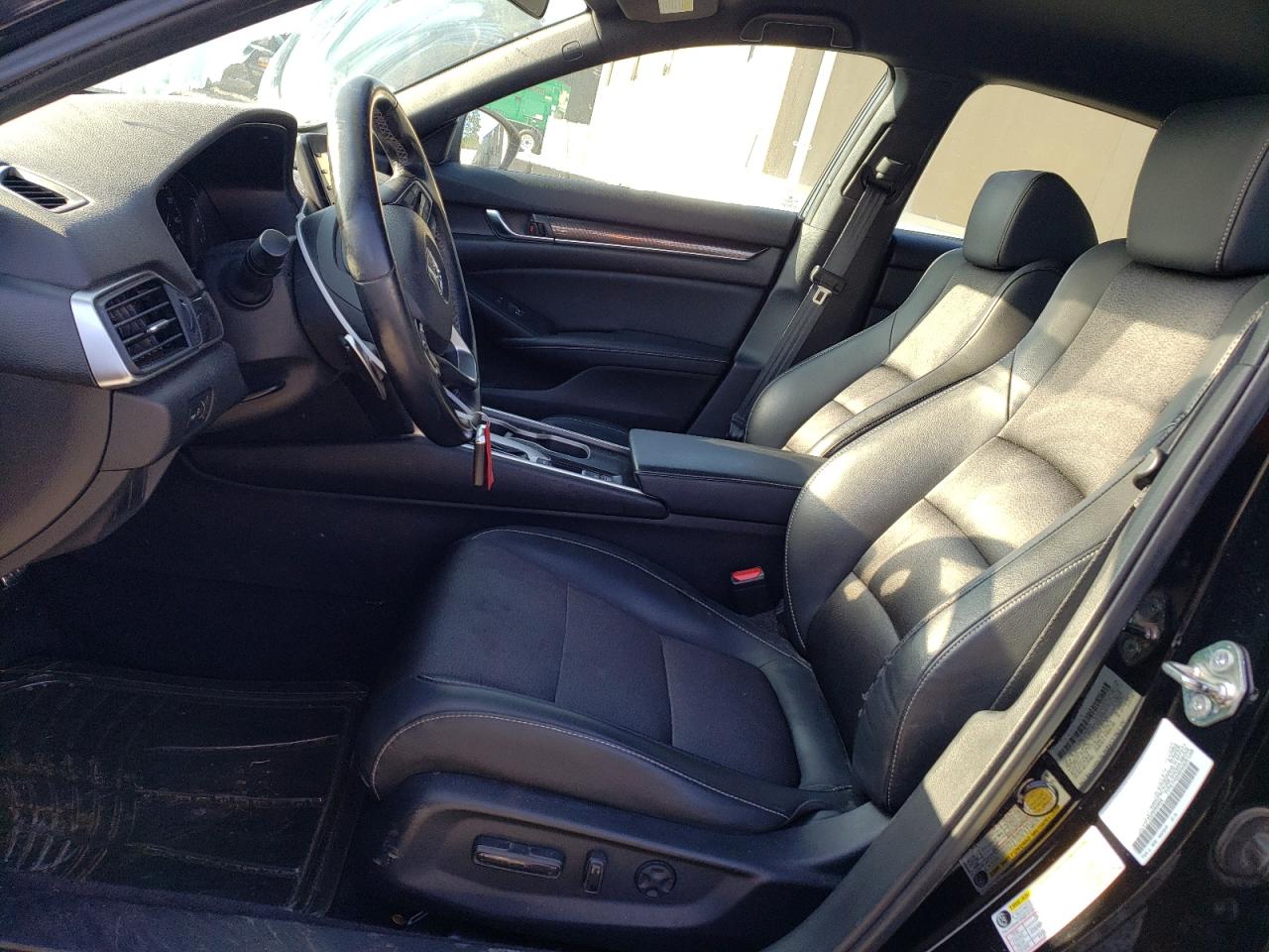 1HGCV1F33JA060695 HONDA ACCORD 2018