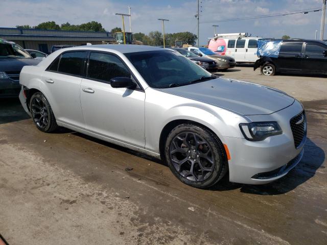 2C3CCAAG3KH683028 Chrysler 300 TOURIN 4