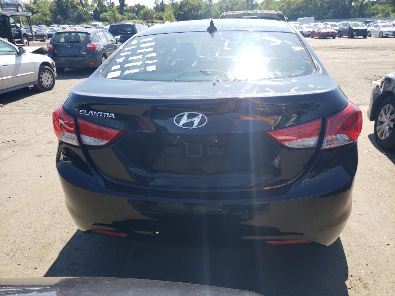 KMHDH4AE4CU195542 2012 Hyundai Elantra Gls