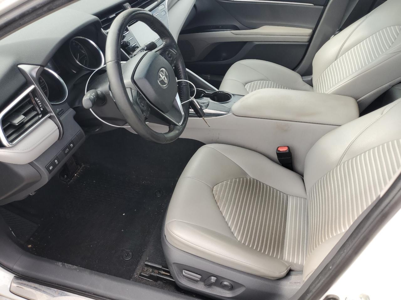 4T1B11HK2JU592735 TOYOTA CAMRY 2018