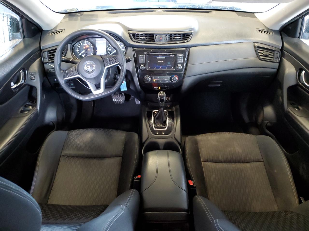 KNMAT2MV9JP605687 NISSAN ROGUE 2018
