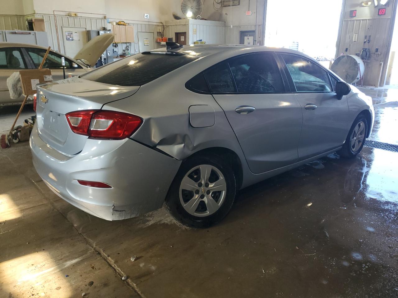 1G1BC5SM8J7232389 CHEVROLET CRUZE 2018