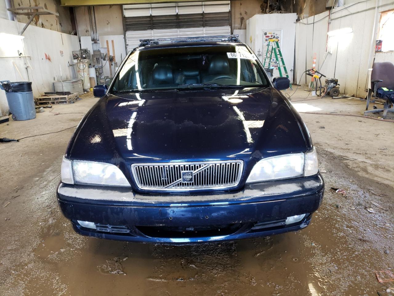 YV1LW5676W2508445 1998 Volvo V70 Glt