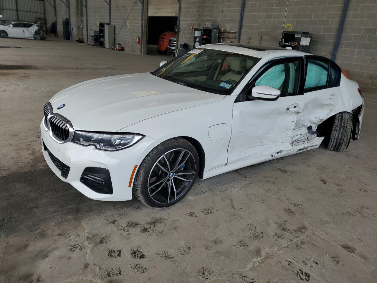  BMW 3 SERIES 2021 Білий