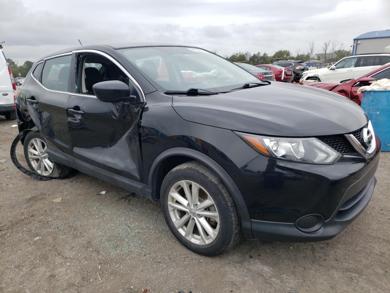 JN1BJ1CR4HW124757 NISSAN ROGUE 2017