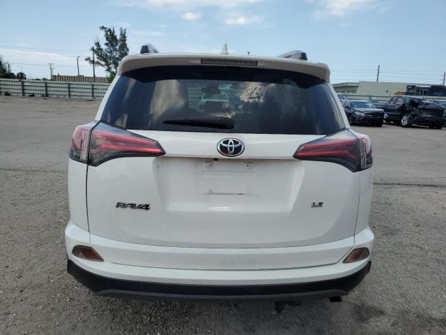 JTMZFREV1HJ702302 Toyota RAV4 LE