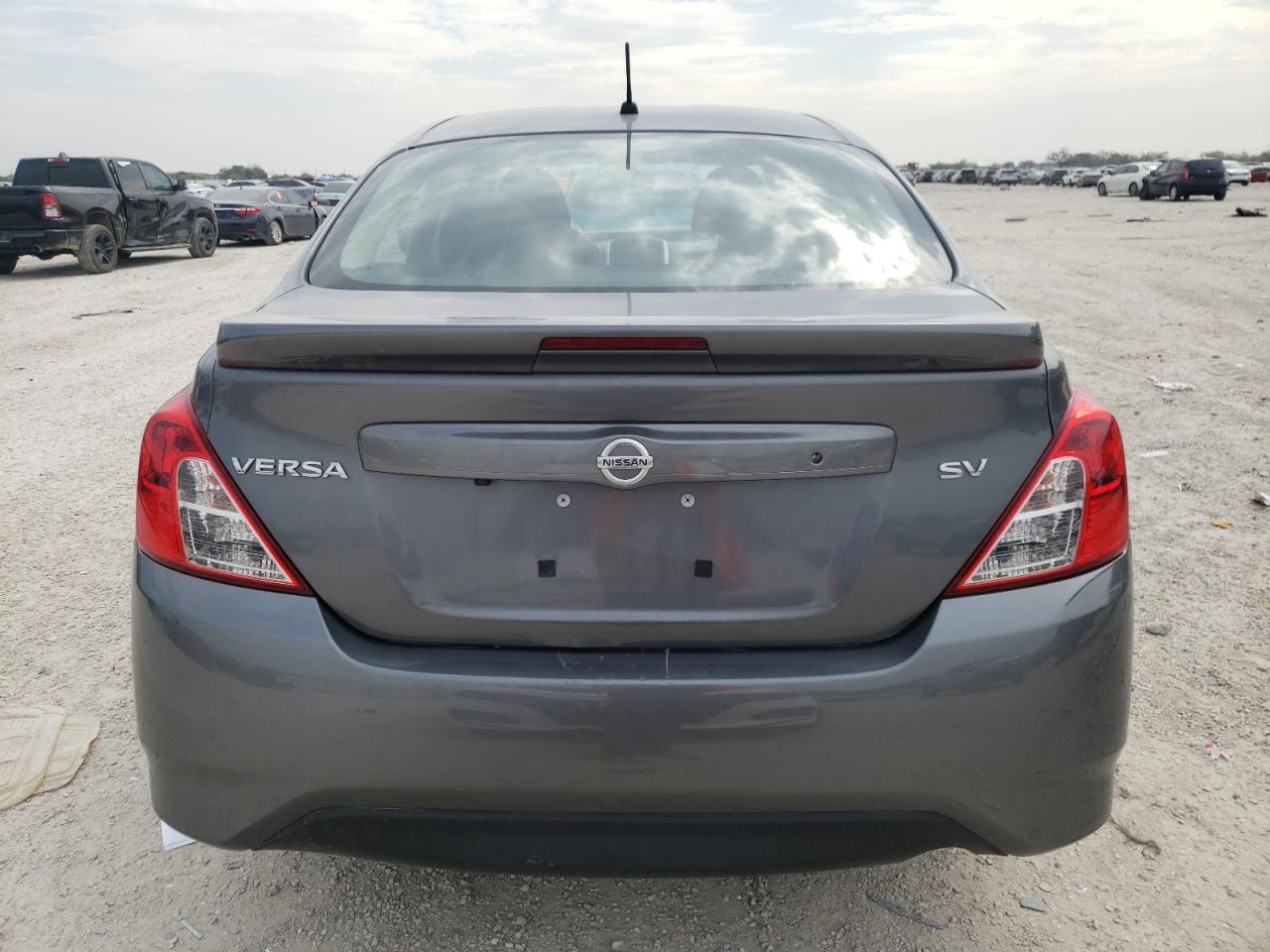 3N1CN7AP4KL827477 NISSAN VERSA 2019