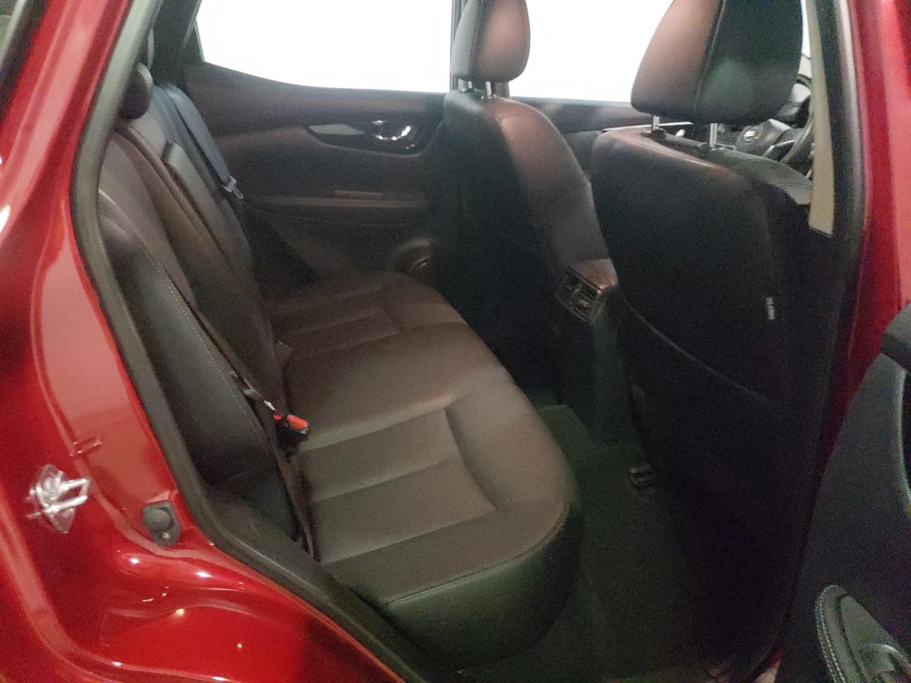 JN1BJ1CR7JW200963 NISSAN ROGUE 2018