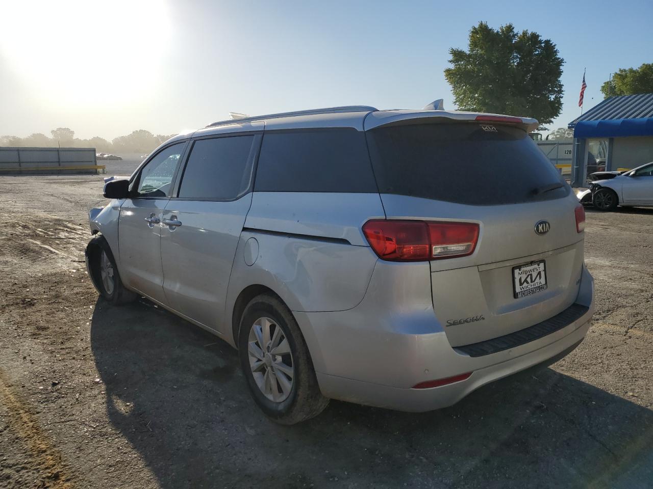 KNDMB5C13J6351528 2018 Kia Sedona Lx