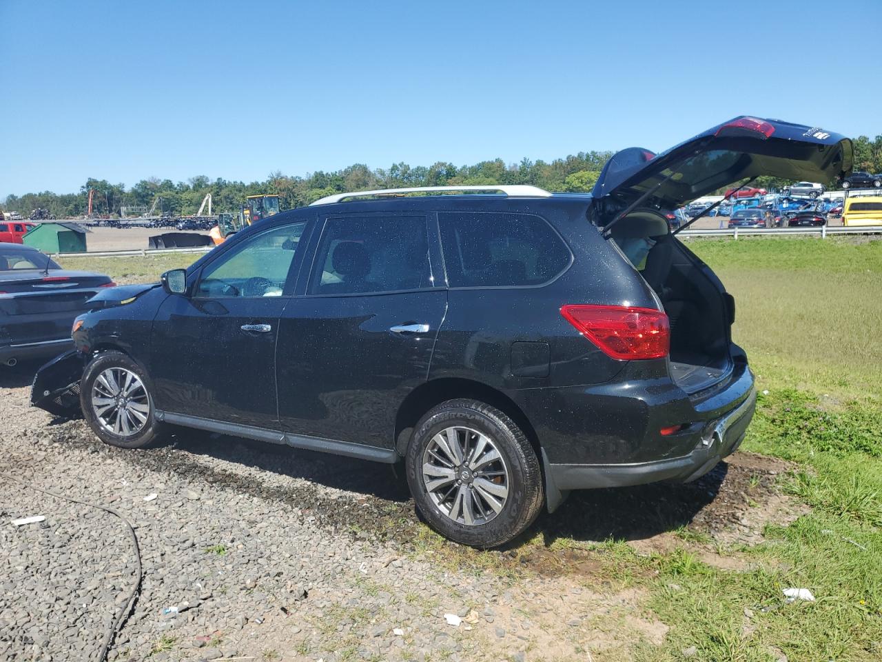 2018 Nissan Pathfinder S vin: 5N1DR2MM0JC664357