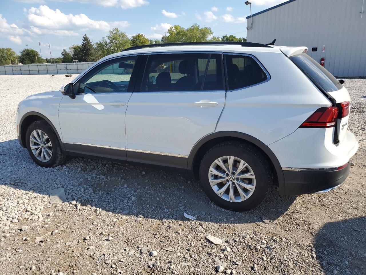 3VV2B7AX6JM102085 VOLKSWAGEN TIGUAN 2018