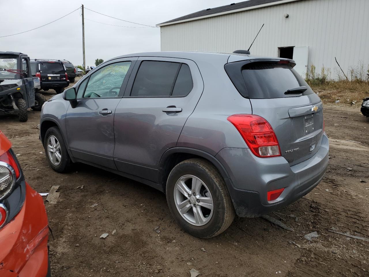 3GNCJNSB0LL258989 Chevrolet Trax LS 2