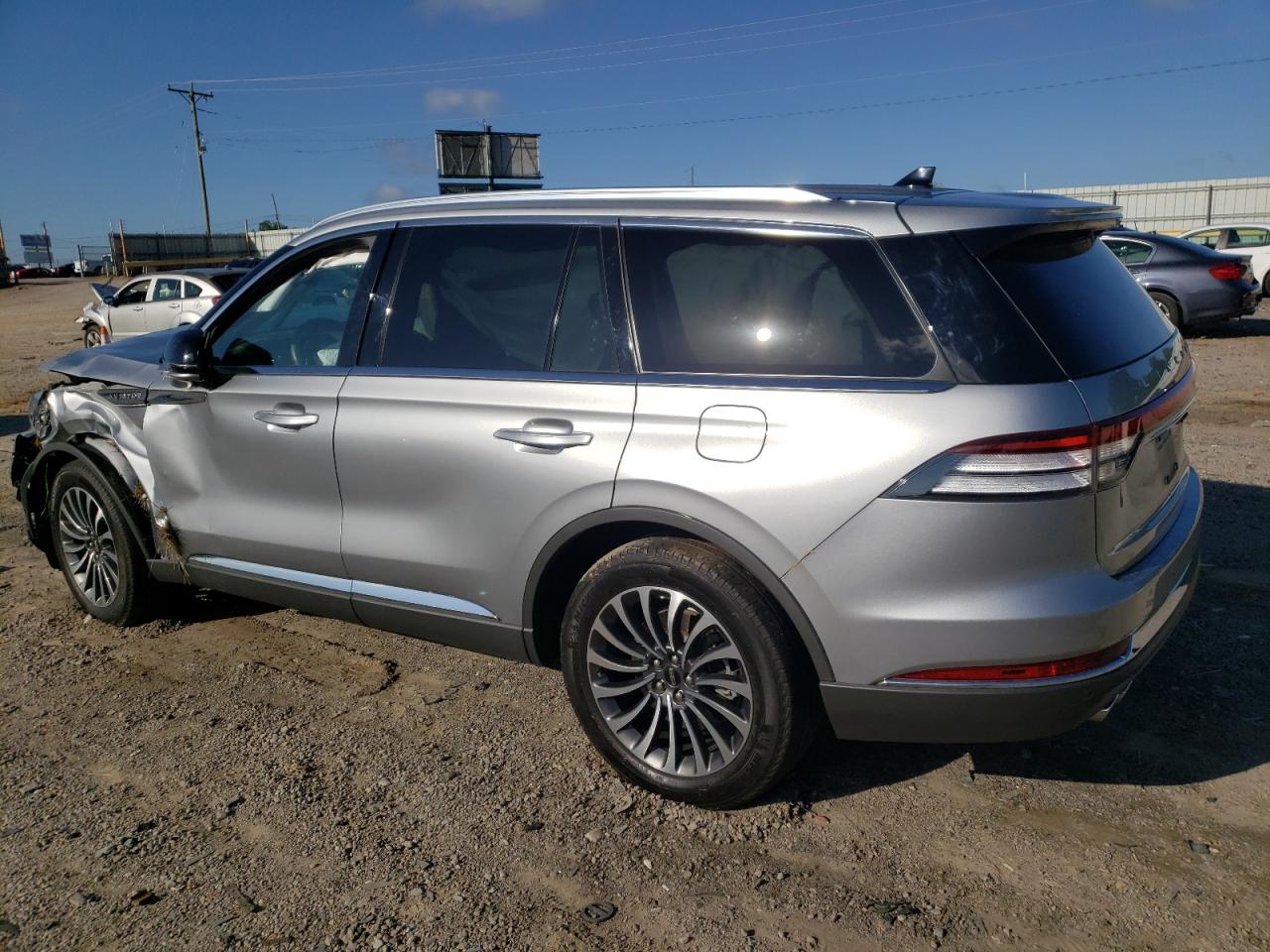 5LM5J7XC1PGL02869 Lincoln Aviator RE 2