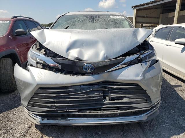 5TDJRKEC5MS070850 2021 Toyota Sienna Xle