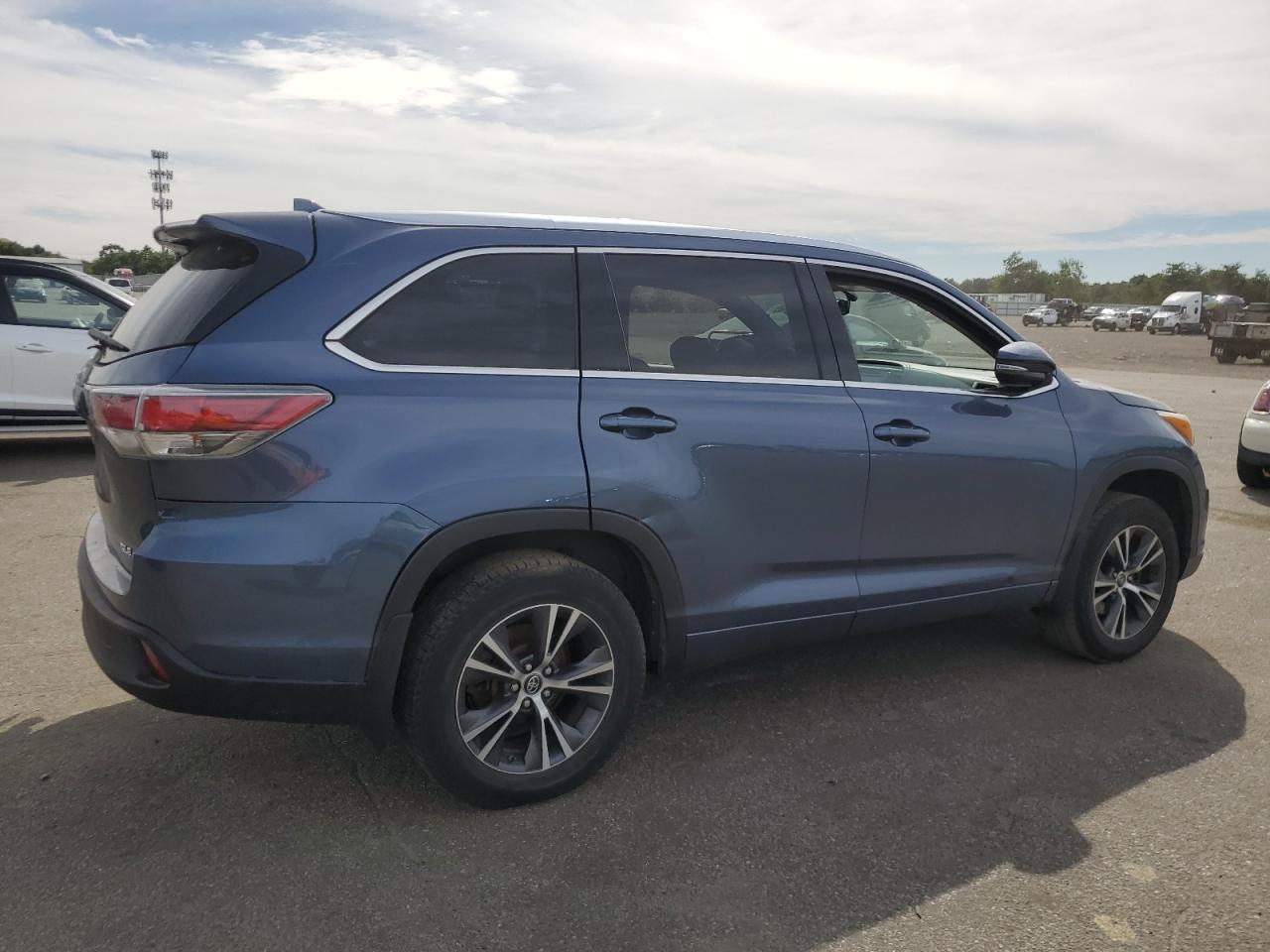 5TDJKRFH3GS265311 TOYOTA HIGHLANDER 2016