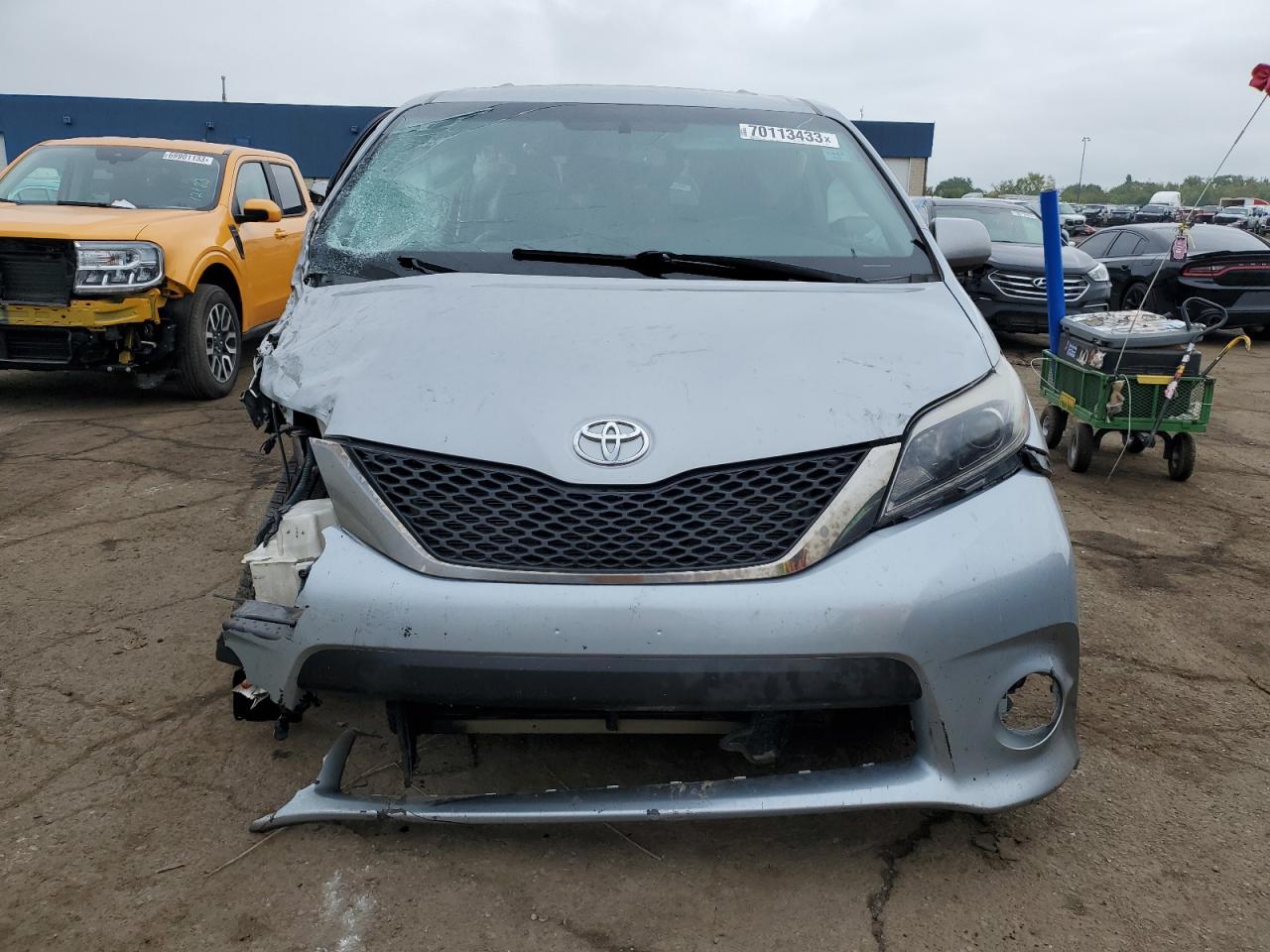 5TDXZ3DC3HS856962 TOYOTA SIENNA 2017