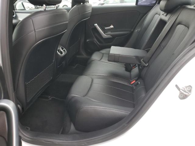 WDD3G4EB4KW024561 Mercedes-Benz A 220