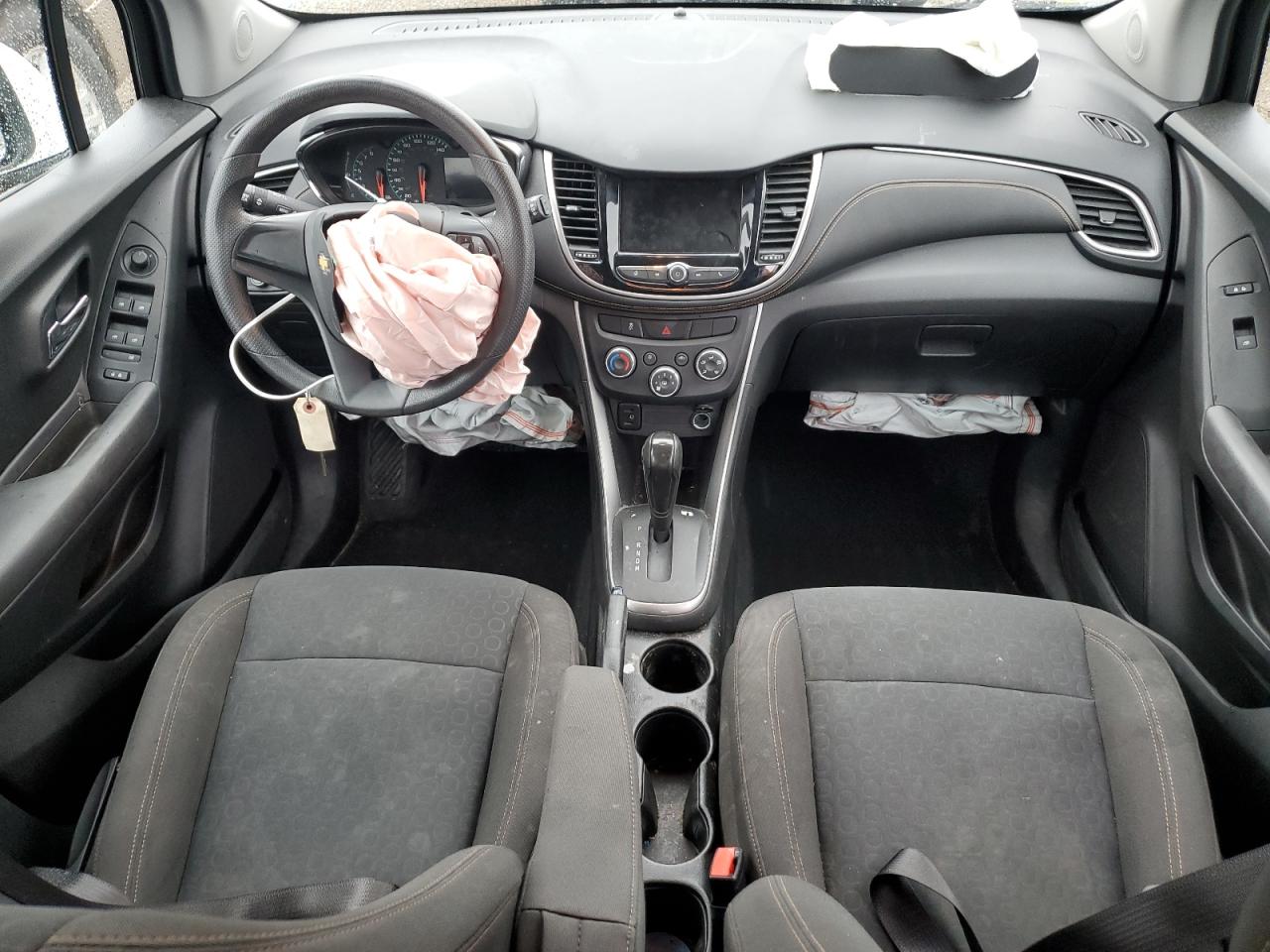 KL7CJKSB6JB703383 CHEVROLET TRAX 2018