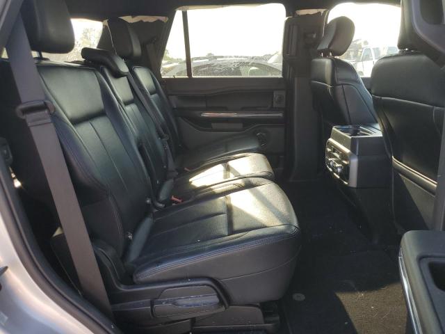 1FMJU1HT8KEA27106 Ford Expedition Xlt