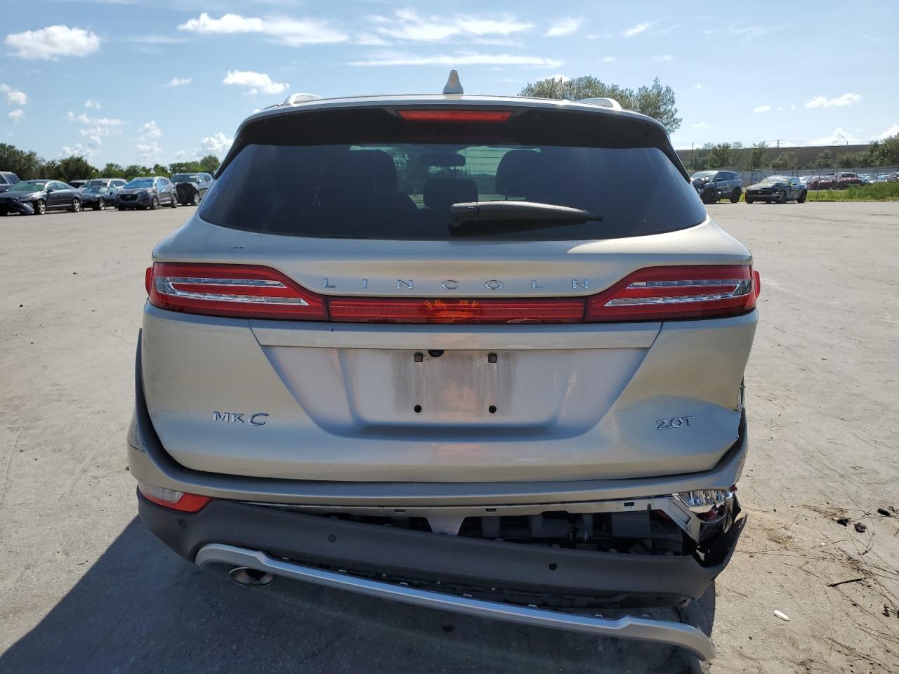 5LMCJ1C98HUL31058 LINCOLN MKC 2017