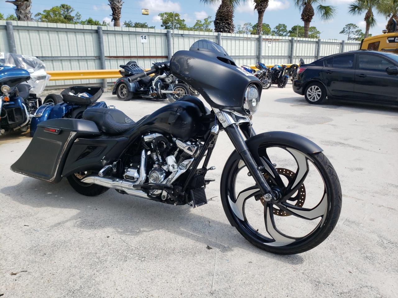 street glide harley davidson