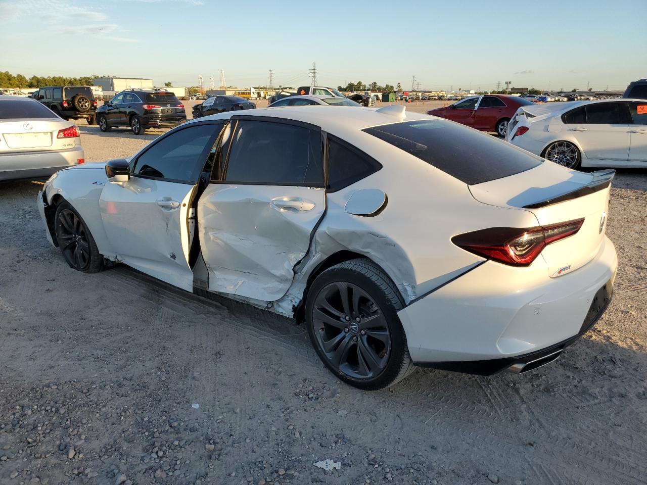 19UUB5F52MA013670 Acura TLX TECH A 2