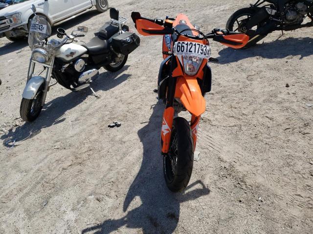 2023 KTM 690 SMC R VBKLSV400PM745069