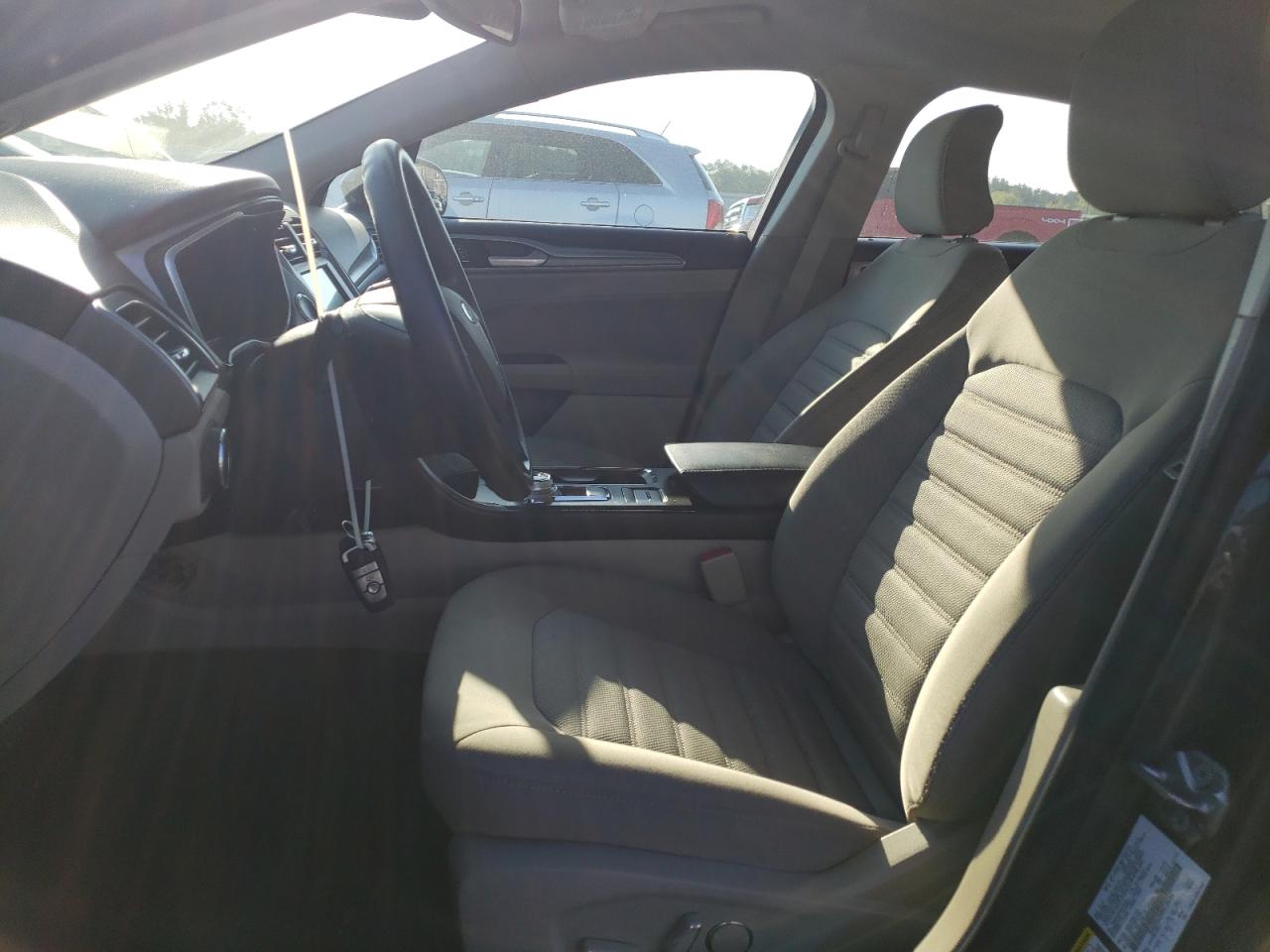 3FA6P0LU0KR158268 FORD FUSION 2019