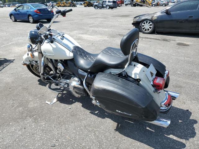 2010 HARLEY-DAVIDSON FLHP 1HD1FHM19AB657923
