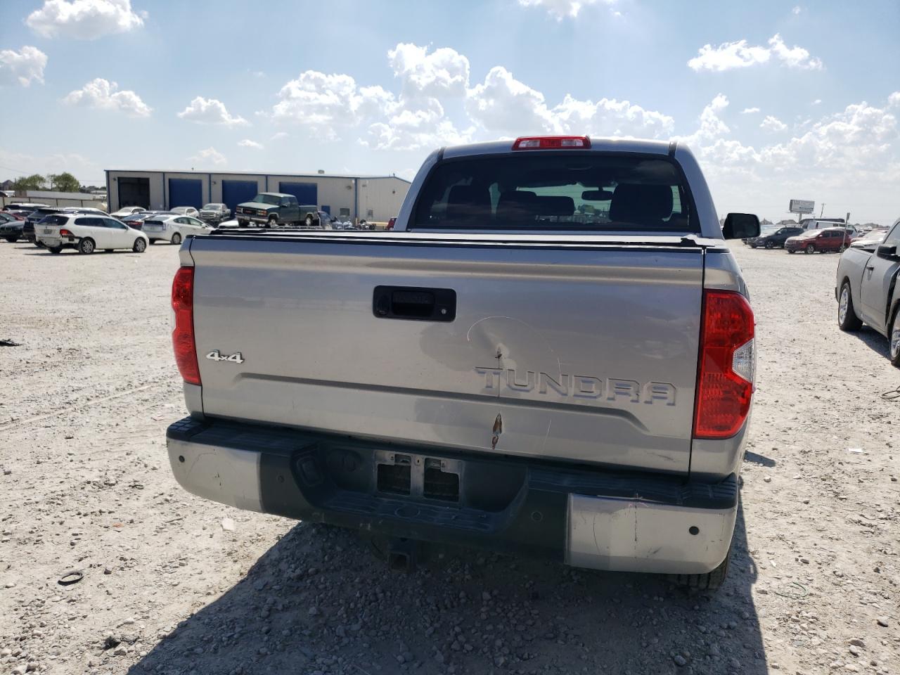 5TFHW5F17GX552840 TOYOTA TUNDRA 2016